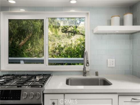 275 Woodland Drive, Laguna Beach, CA