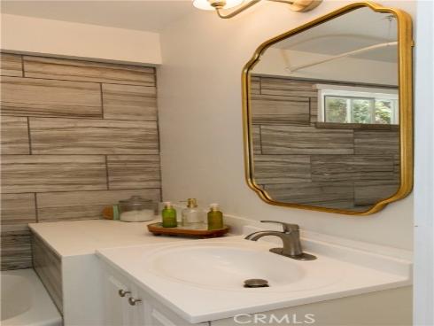 275 Woodland Drive, Laguna Beach, CA