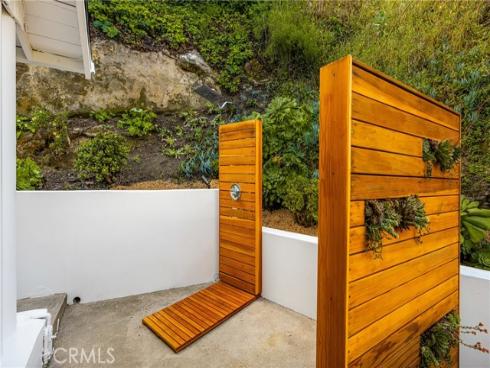 275 Woodland Drive, Laguna Beach, CA