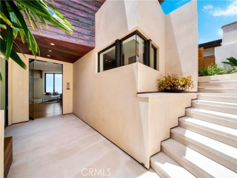 18  Lagunita Drive  , Laguna Beach, CA