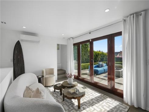 1119 Katella Street, Laguna Beach, CA