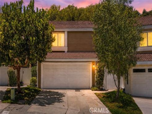22 La Costa Court
