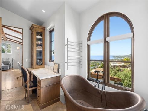 2100 Crestview Drive, Laguna Beach, CA