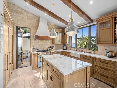 2100 Crestview Drive, Laguna Beach, CA