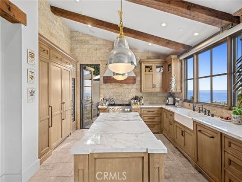 2100 Crestview Drive, Laguna Beach, CA