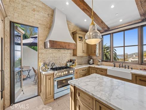 2100 Crestview Drive, Laguna Beach, CA