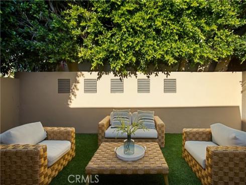 928 Quivera Street, Laguna Beach, CA