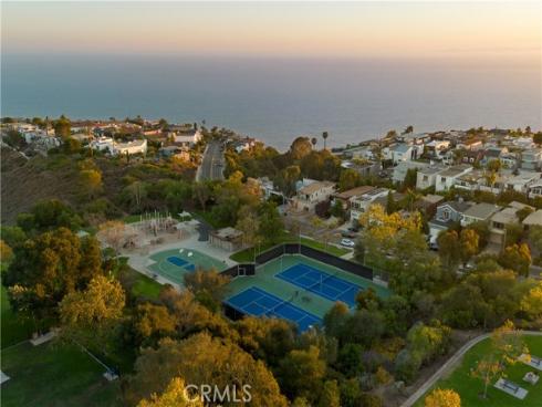 928 Quivera Street, Laguna Beach, CA