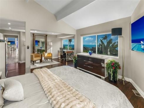 2 Camel Point , Laguna Beach, CA