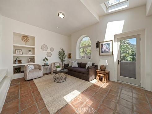 1046 Oro , Laguna Beach, CA