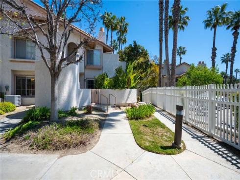 24352 Berrendo 4 , Laguna Hills, CA