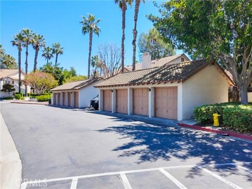 24352 Berrendo 4 , Laguna Hills, CA