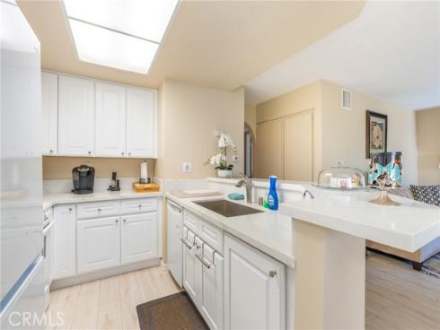 24352 Berrendo 4 , Laguna Hills, CA