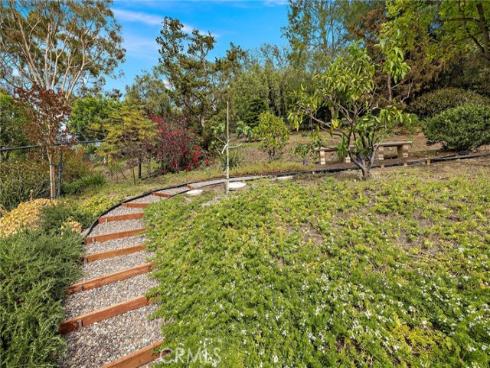 27562 Lost Trail Drive, Laguna Hills, CA