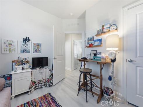 23301 Ridge Route #111 Drive, Laguna Hills, CA