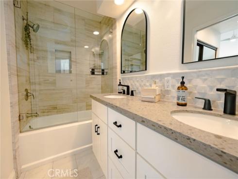 8 Laurel Creek , Laguna Hills, CA