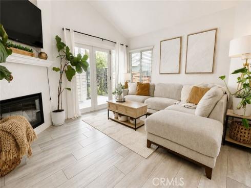 8 Laurel Creek , Laguna Hills, CA