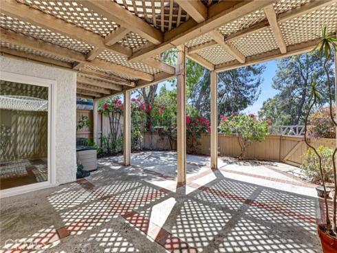 6 Shadow Hill , Laguna Hills, CA