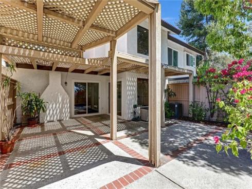6 Shadow Hill , Laguna Hills, CA