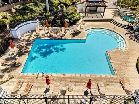 6 Shadow Hill , Laguna Hills, CA