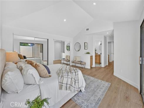 43 Oxbow Creek , Laguna Hills, CA