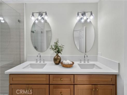43 Oxbow Creek , Laguna Hills, CA