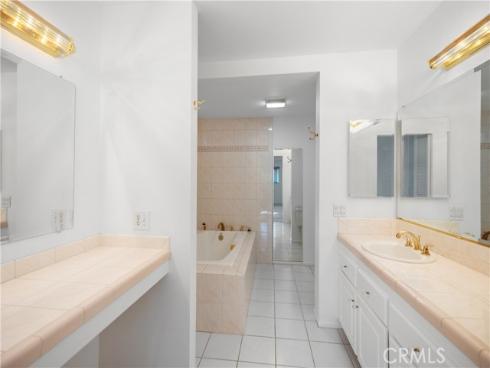 2388 W Via Mariposa  3E , Laguna Woods, CA