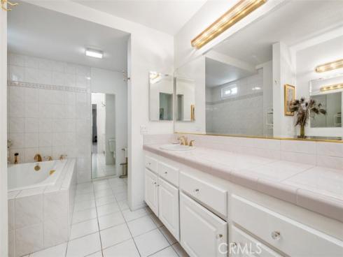 2388 W Via Mariposa  3E , Laguna Woods, CA