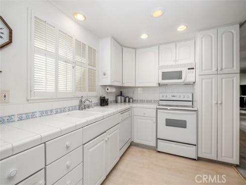 2388 W Via Mariposa  3E , Laguna Woods, CA