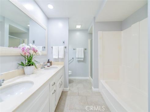 2264 Via Puerta B , Laguna Woods, CA