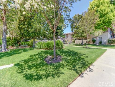 524 Calle Aragon N , Laguna Woods, CA