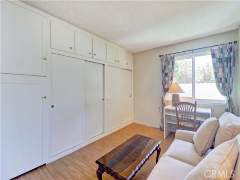 524 Calle Aragon N , Laguna Woods, CA