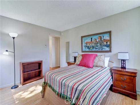 524 Calle Aragon N , Laguna Woods, CA