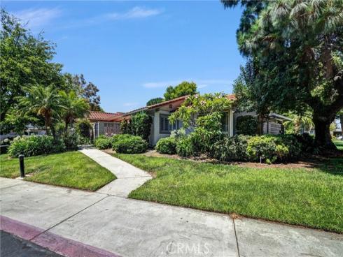 2312 Via Puerta B , Laguna Woods, CA