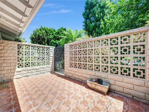 2312 Via Puerta B , Laguna Woods, CA