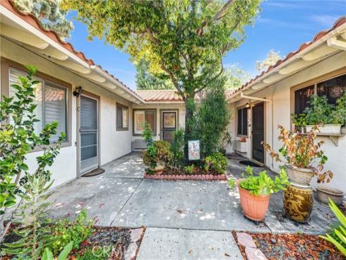 2312 Via Puerta B , Laguna Woods, CA