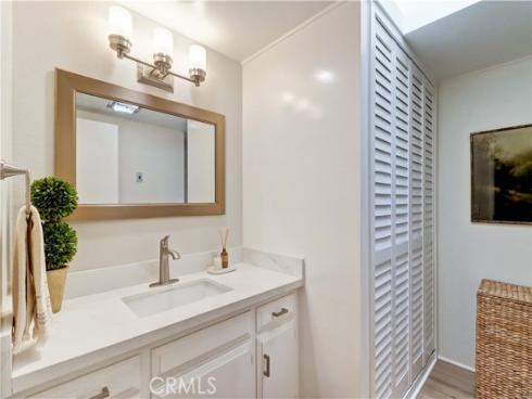 860 Ronda Mendoza O , Laguna Woods, CA