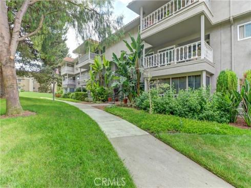 2399 Via Mariposa W Unit 1-f , Laguna Woods, CA
