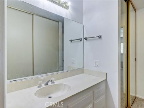 2399 Via Mariposa W Unit 1-f , Laguna Woods, CA