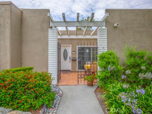 2044  Via Mariposa  B , Laguna Woods, CA