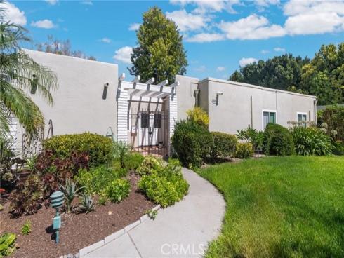 2026 Via Mariposa C , Laguna Woods, CA