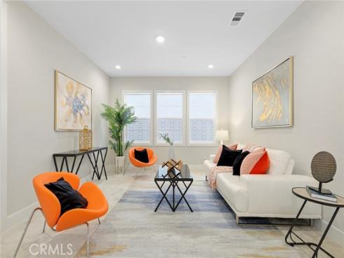 200 Sierra Madre , Lake Forest, CA