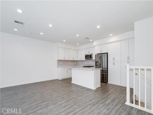 606 White Oaks , Lake Forest, CA