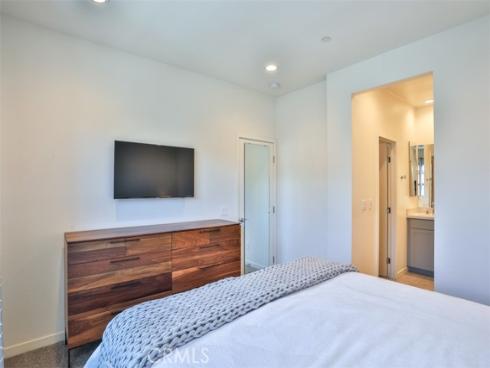 608 White Oaks , Lake Forest, CA