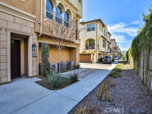 608 White Oaks , Lake Forest, CA