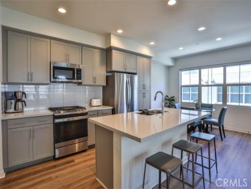 608 White Oaks , Lake Forest, CA