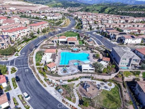 608 White Oaks , Lake Forest, CA