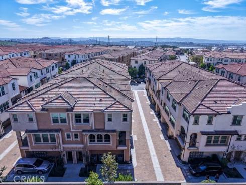 608 White Oaks , Lake Forest, CA