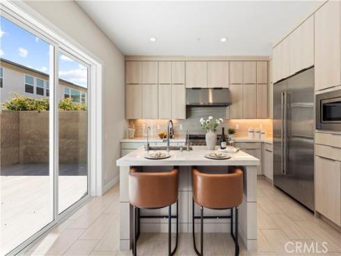 200 Longden , Lake Forest, CA