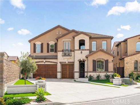 2592 Highland Oak Court